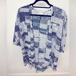 NWOT LuLaRoe Lindsay, Blue & White